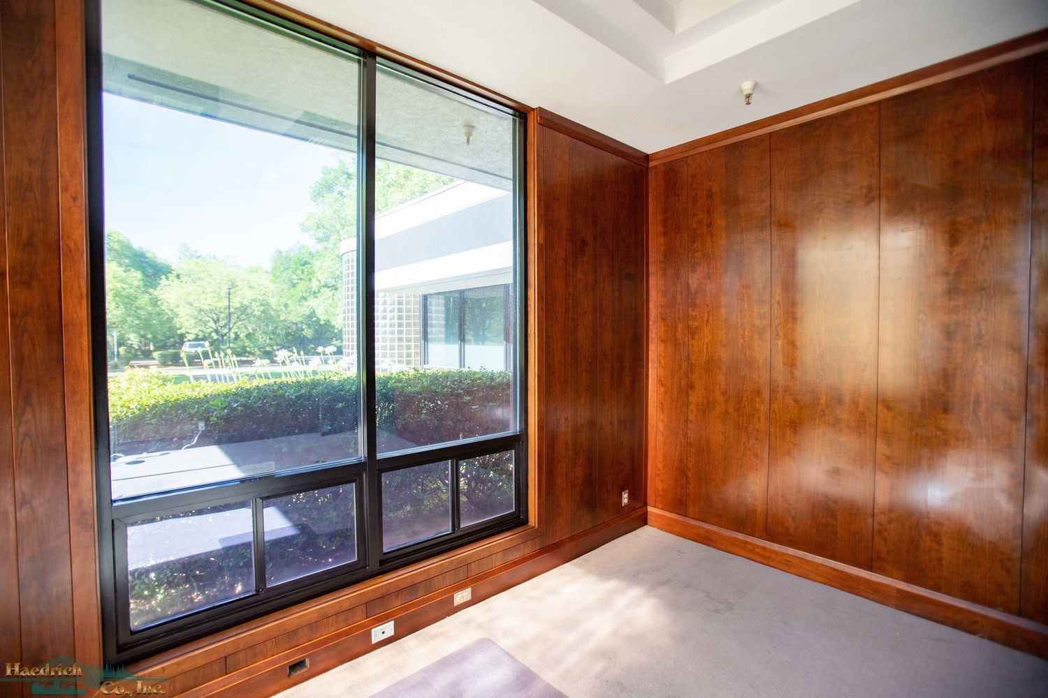 5800 Airport Road - Executive Offices